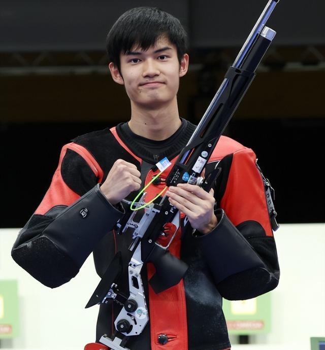 关于实至名归：运动员英勇表现获得瞩目的信息