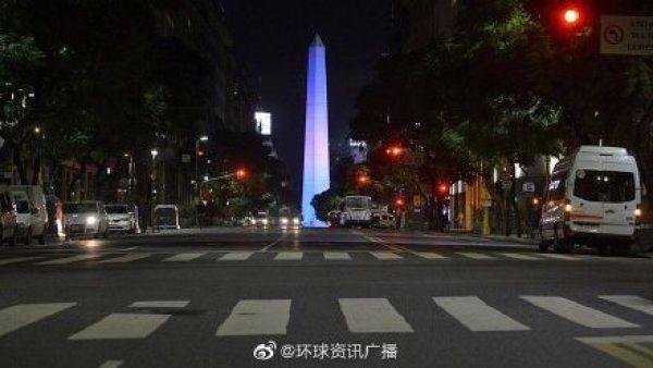 包含布宜诺斯艾利斯独立球迷现场助威，球队斗志昂扬的词条
