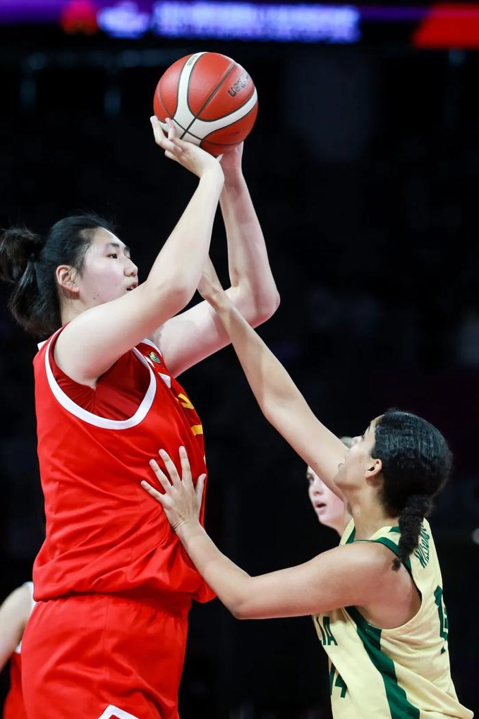关于亚洲杯-张子宇11分钟13分女篮胜印尼51分的信息