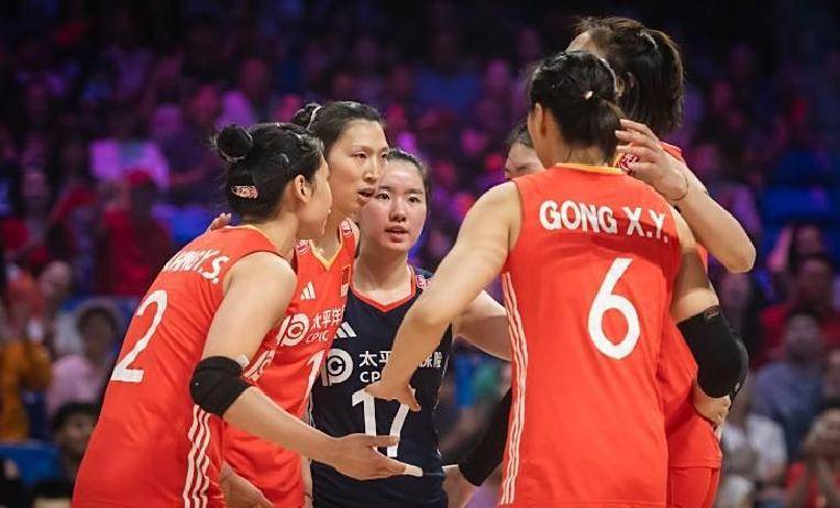 惊天大逆转！世联赛-中国女排3-2美国队
