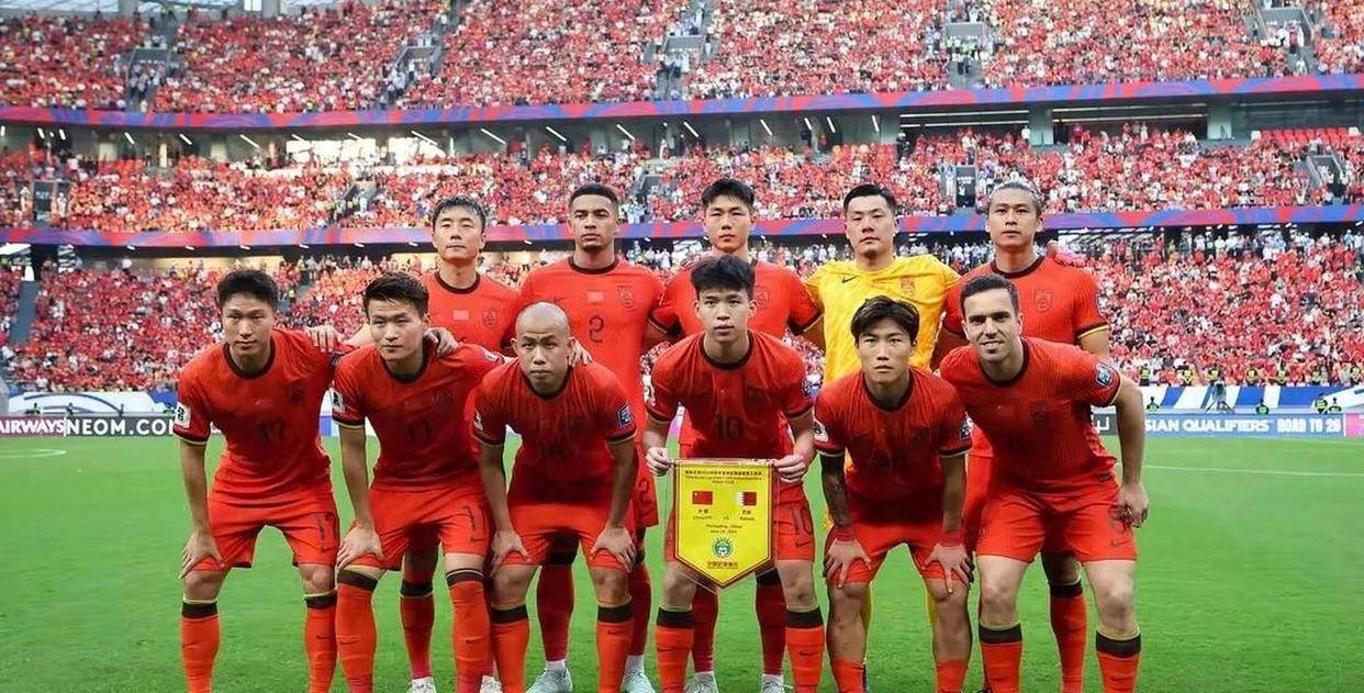 包含国足选帅消息：40多人报名，100％败率教练也想执教，的词条