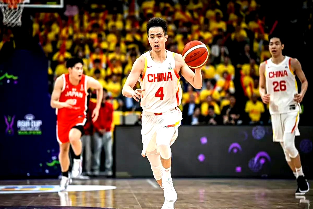 胡金秋是男篮的基本盘，打球踏实稳定