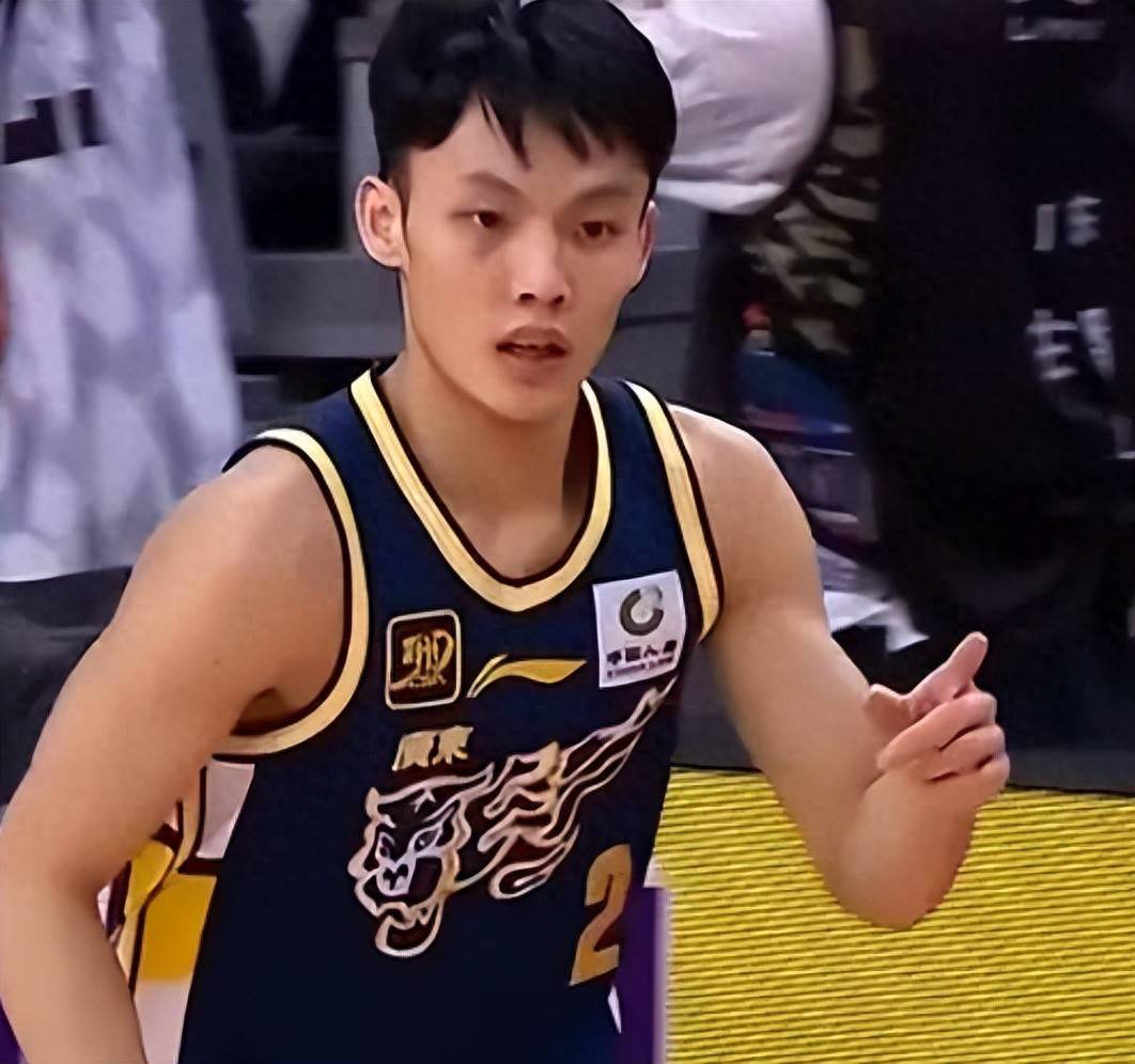 徐杰18+7+6广东逆转广州邹阳21分福建胜四川的简单介绍