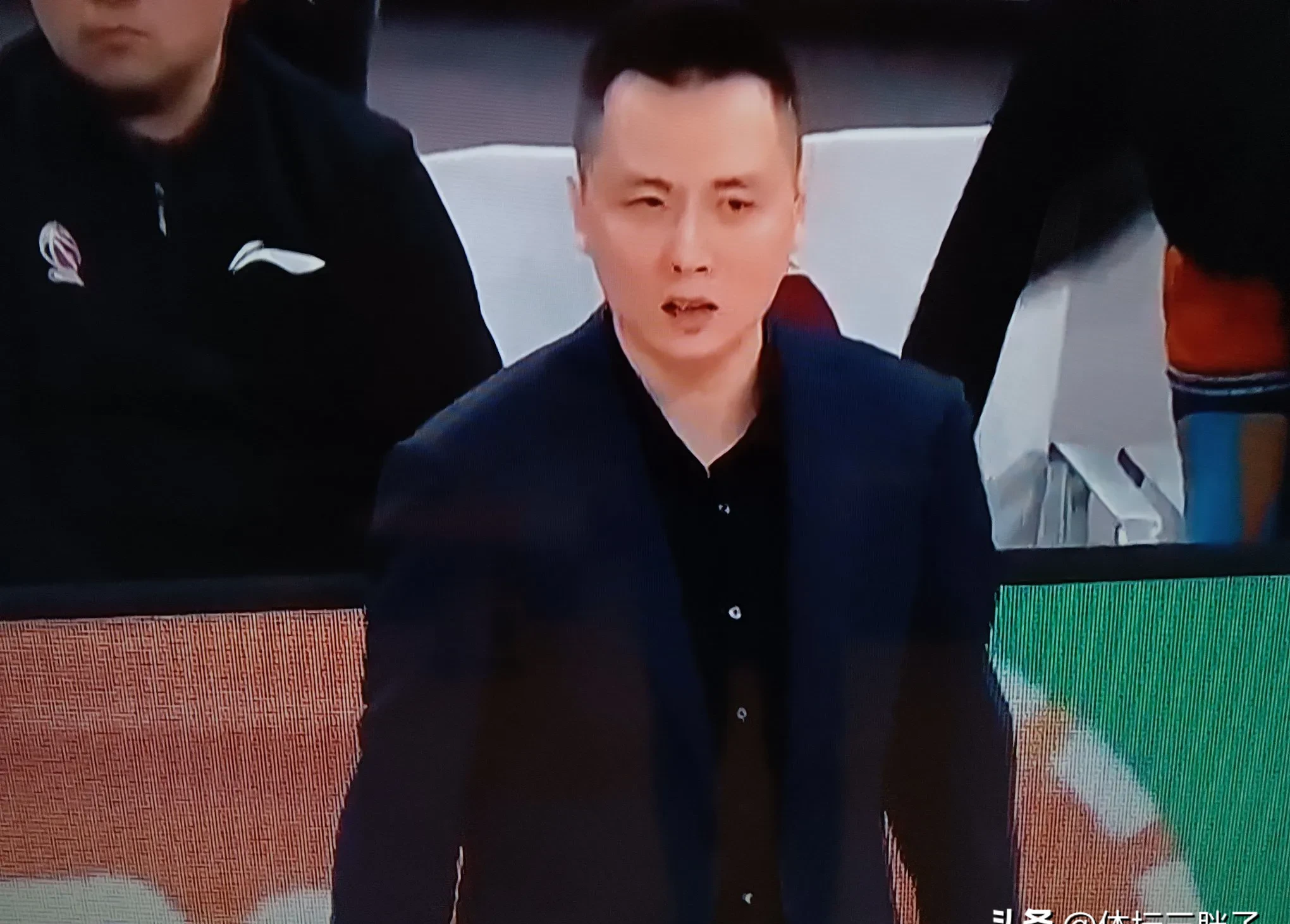 上海男篮告别季后赛，球迷心痛叹息的简单介绍