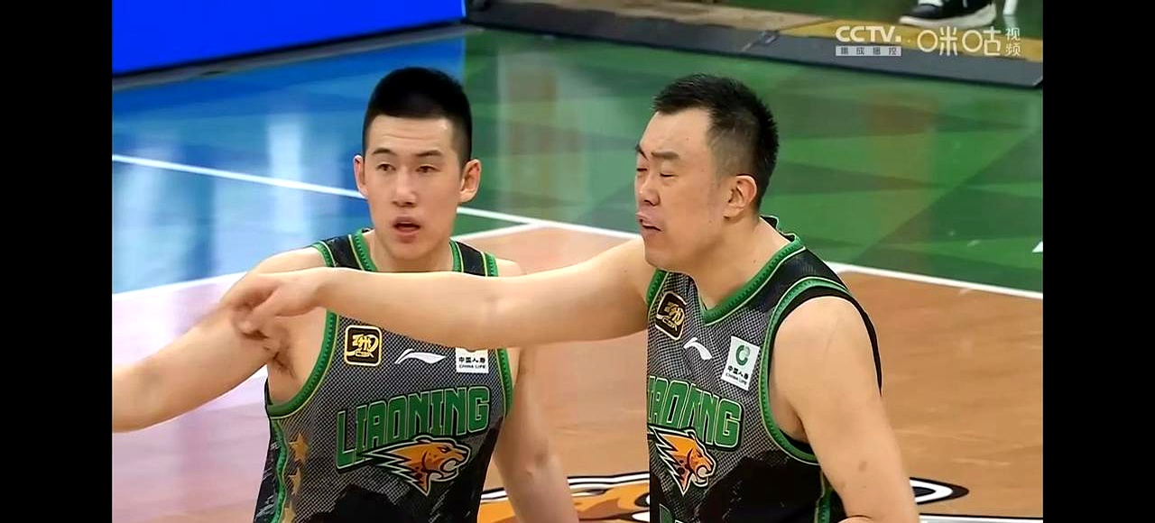 韩德君17+14辽宁险胜宁波原帅20分山西胜上海(韩德君什么时候在辽宁打球)
